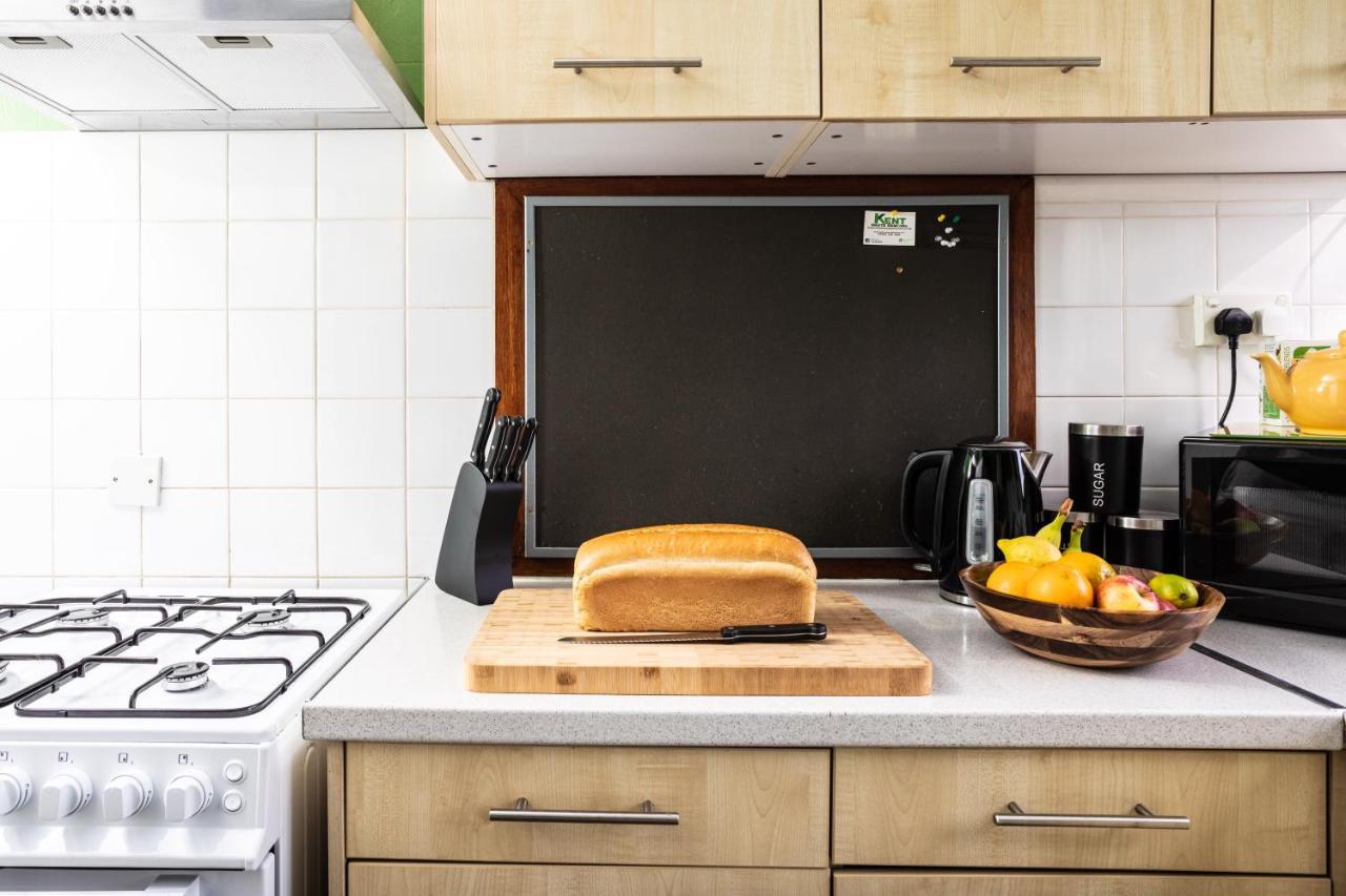 Perfect For Contractors - Canterbury - Free Parking - Ultra Wifi Buitenkant foto